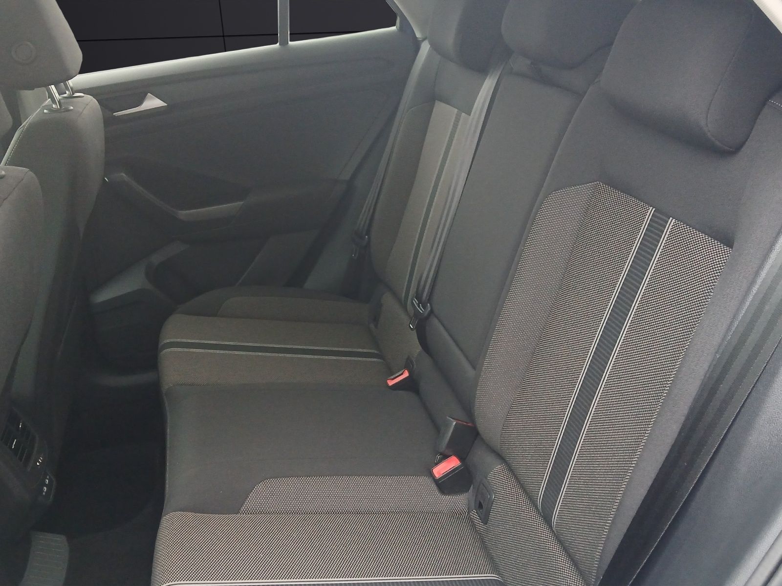 Fahrzeugabbildung Volkswagen T-Roc TSI Style LED AHK Navi ACC RFK SHZ