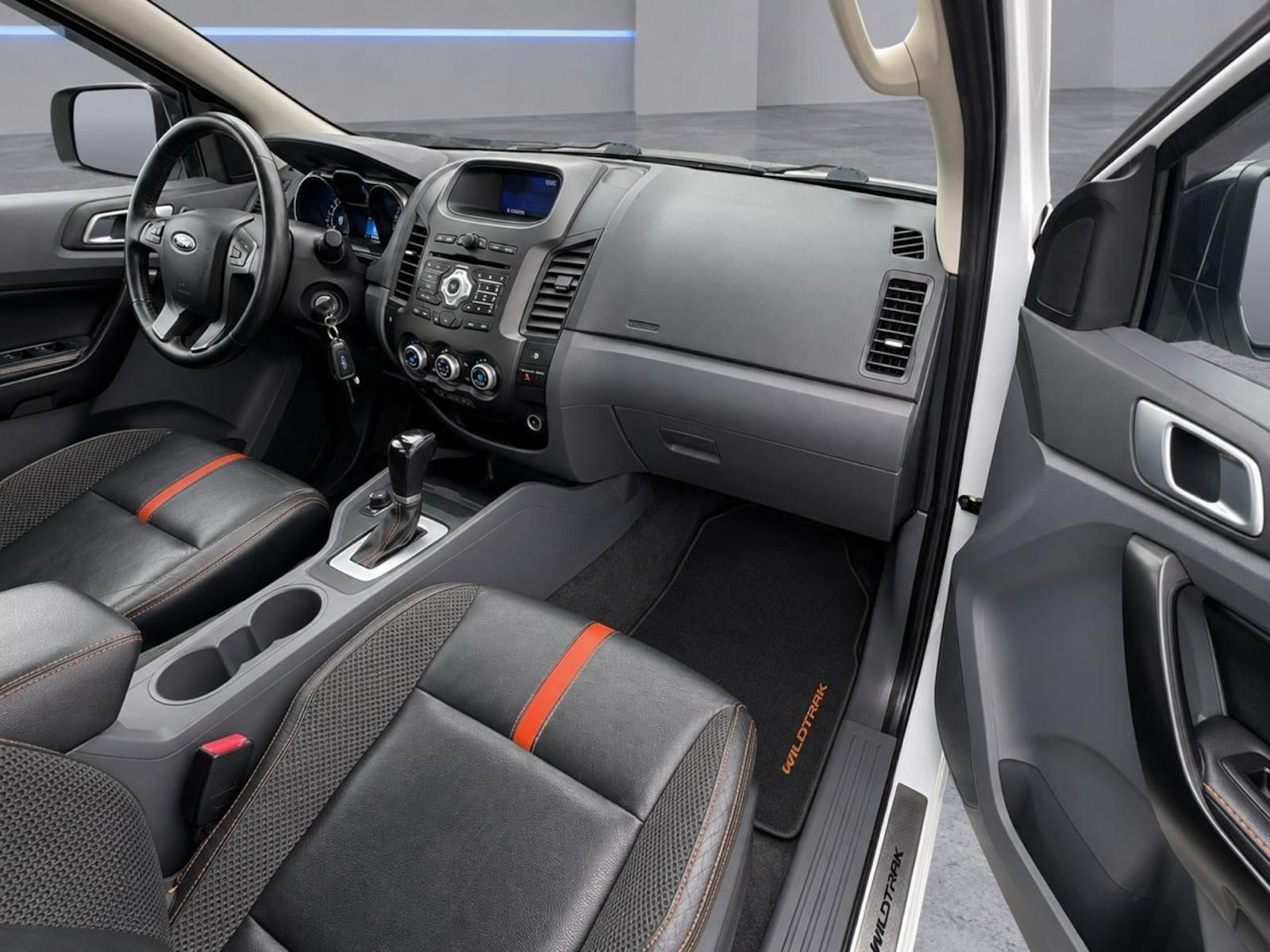 Ford Ranger Wildtrak Double Cabine 3.2 TDCi 200 ch 4x4 – BVA – attelage – caméra