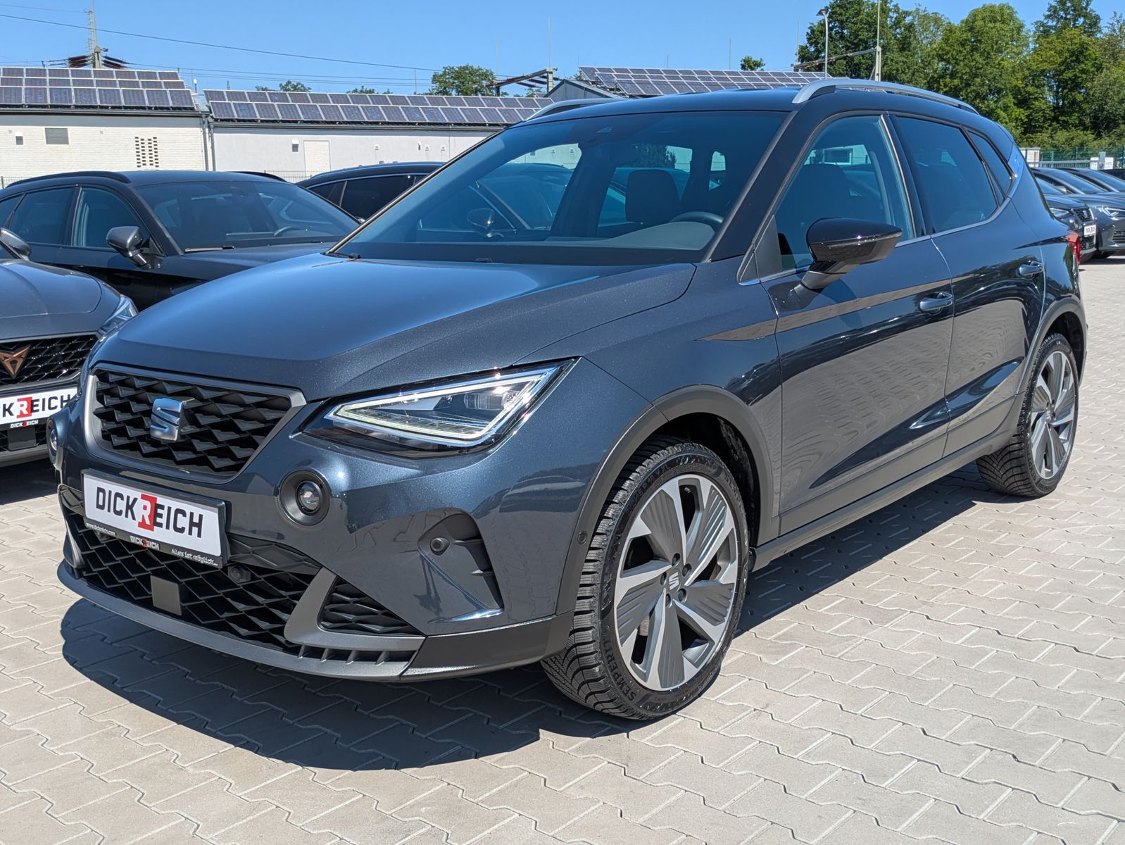 Fahrzeugabbildung SEAT Arona 1.0 TSI FR DSG AHK*ACC*LED*APP*DAB*KAMERA