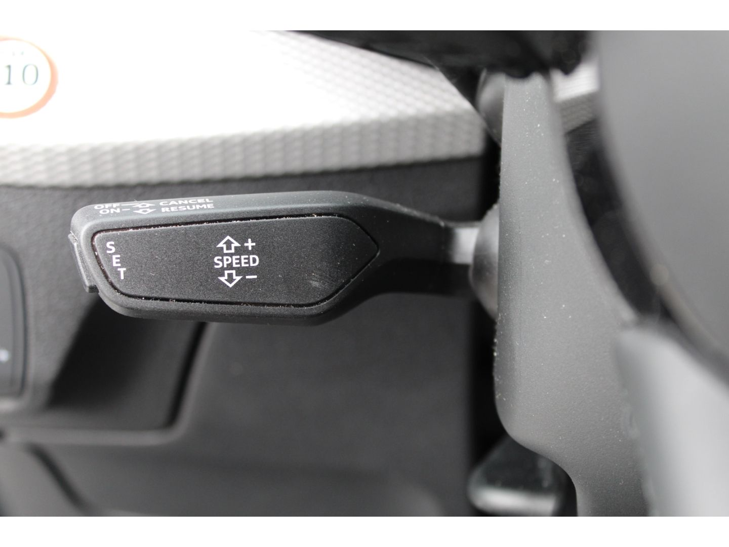 Q2 35 TFSI S-tronic - APP*Keyless*elHeckkl.*AHK!