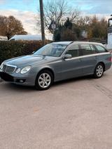 Mercedes-Benz E 200 KOMPRESSOR T CLASSIC Classic - Mercedes-Benz E 200: T Kompressor