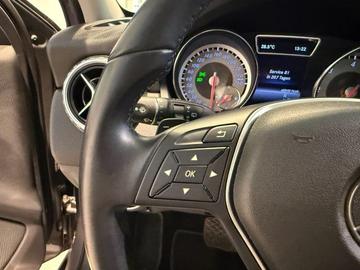 صورة 10 لـ 2014 Mercedes-BENZ GLA