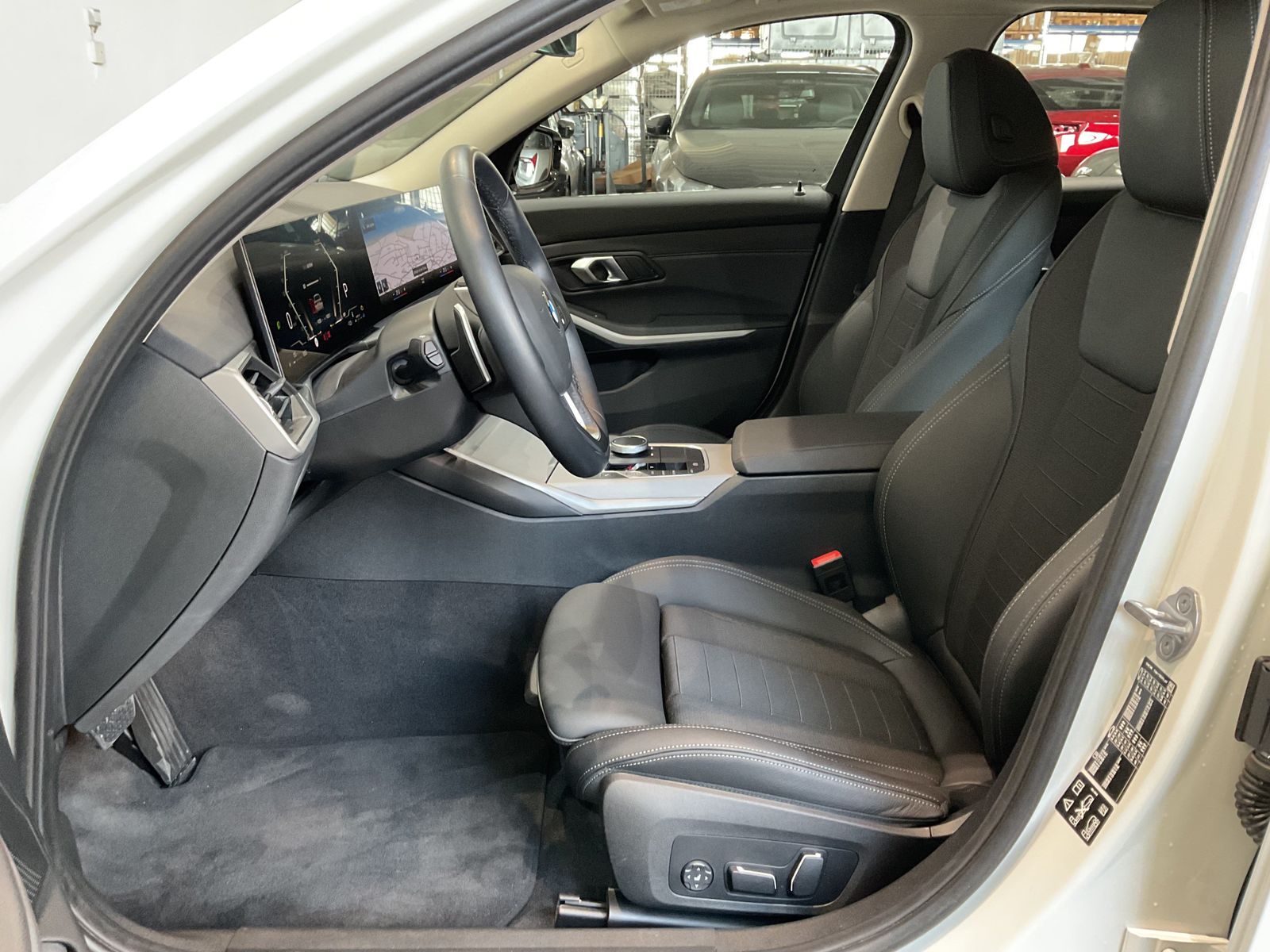 Fahrzeugabbildung BMW 320d xDrive Komfortzugang, Sitzheizung