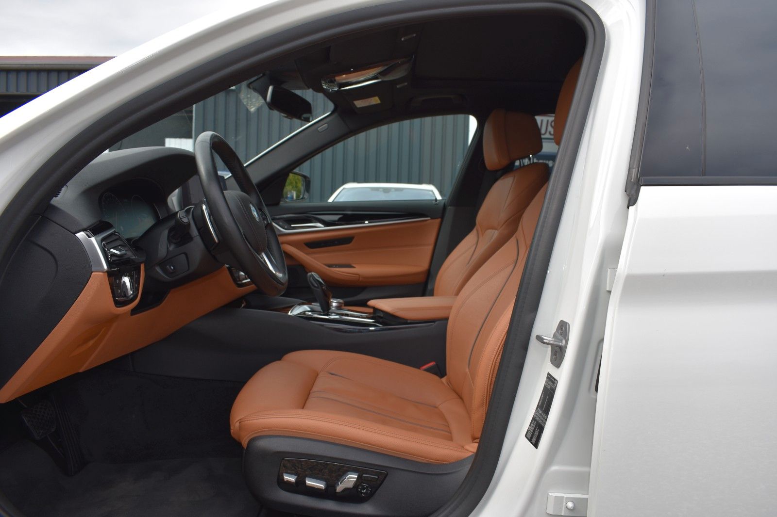 Fahrzeugabbildung BMW 530 d Touring Sport Line Panora Leder HUD AHK ke