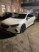 Opel Insignia 2.0 Turbo 4x4 GSI 300 PS - Opel Insignia mit Benzin-Antrieb: Leder, Navigationssystem, Limousine, 2.0