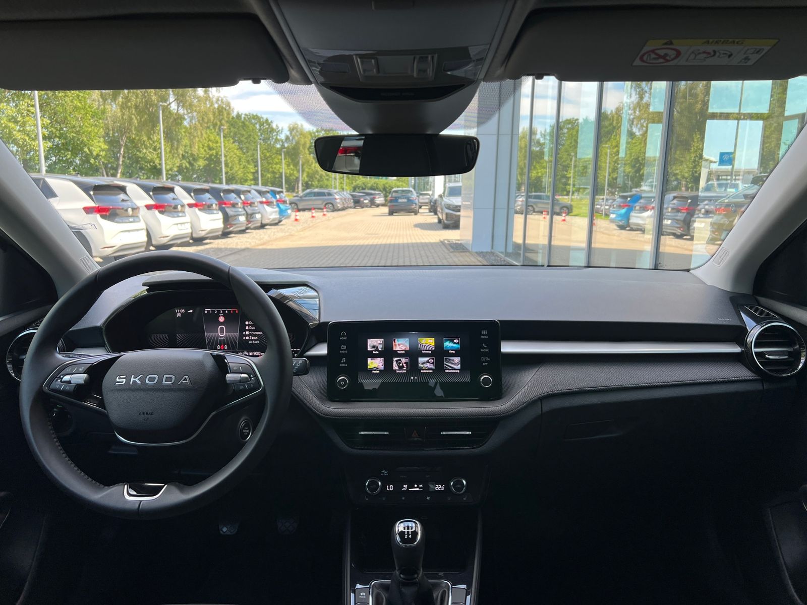 Fahrzeugabbildung SKODA Fabia Selection Tour 1.0 TSI *Vorb. AHK, LED, Ka