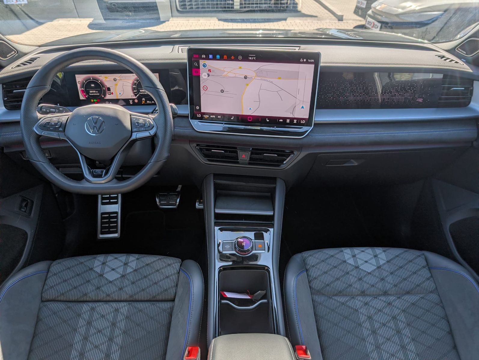 Fahrzeugabbildung Volkswagen Tayron 2.0TDI 4M R-Line 7Si*MATRIX*AHK*PANO*H&K