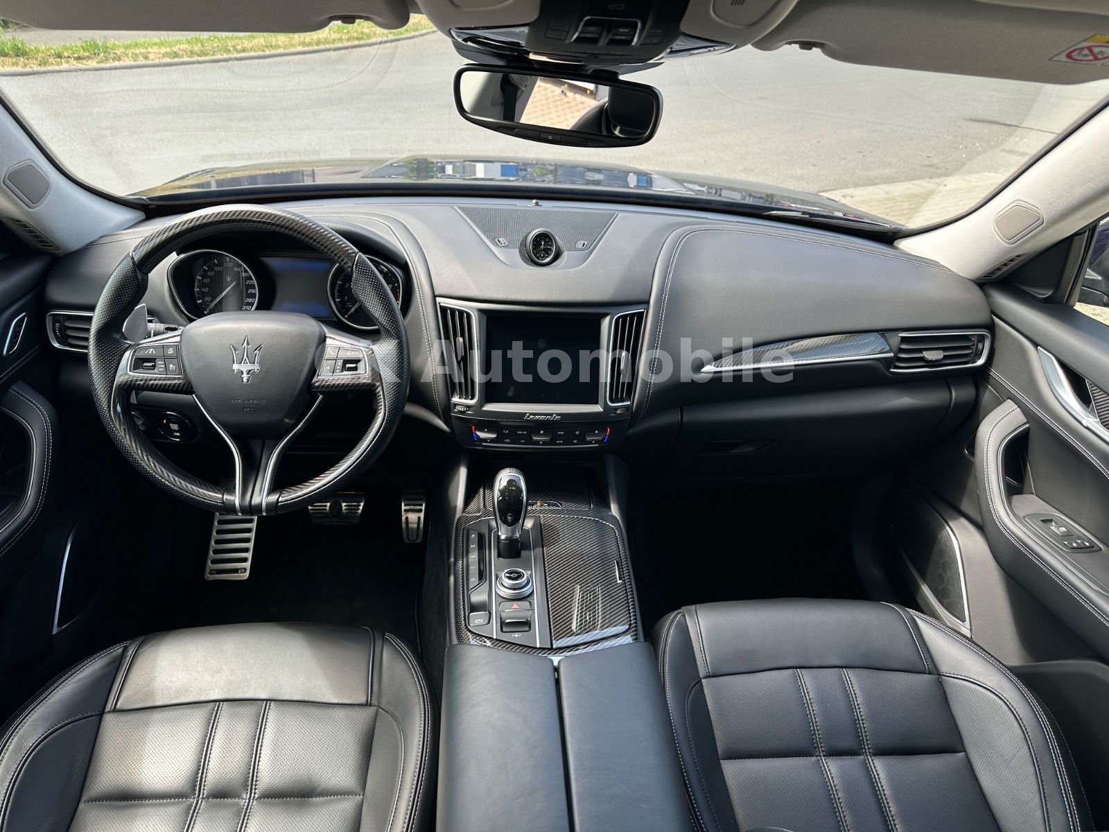 Fahrzeugabbildung Maserati Levante GranLusso S Q4/Navi/Pano/LED/360°Kam.