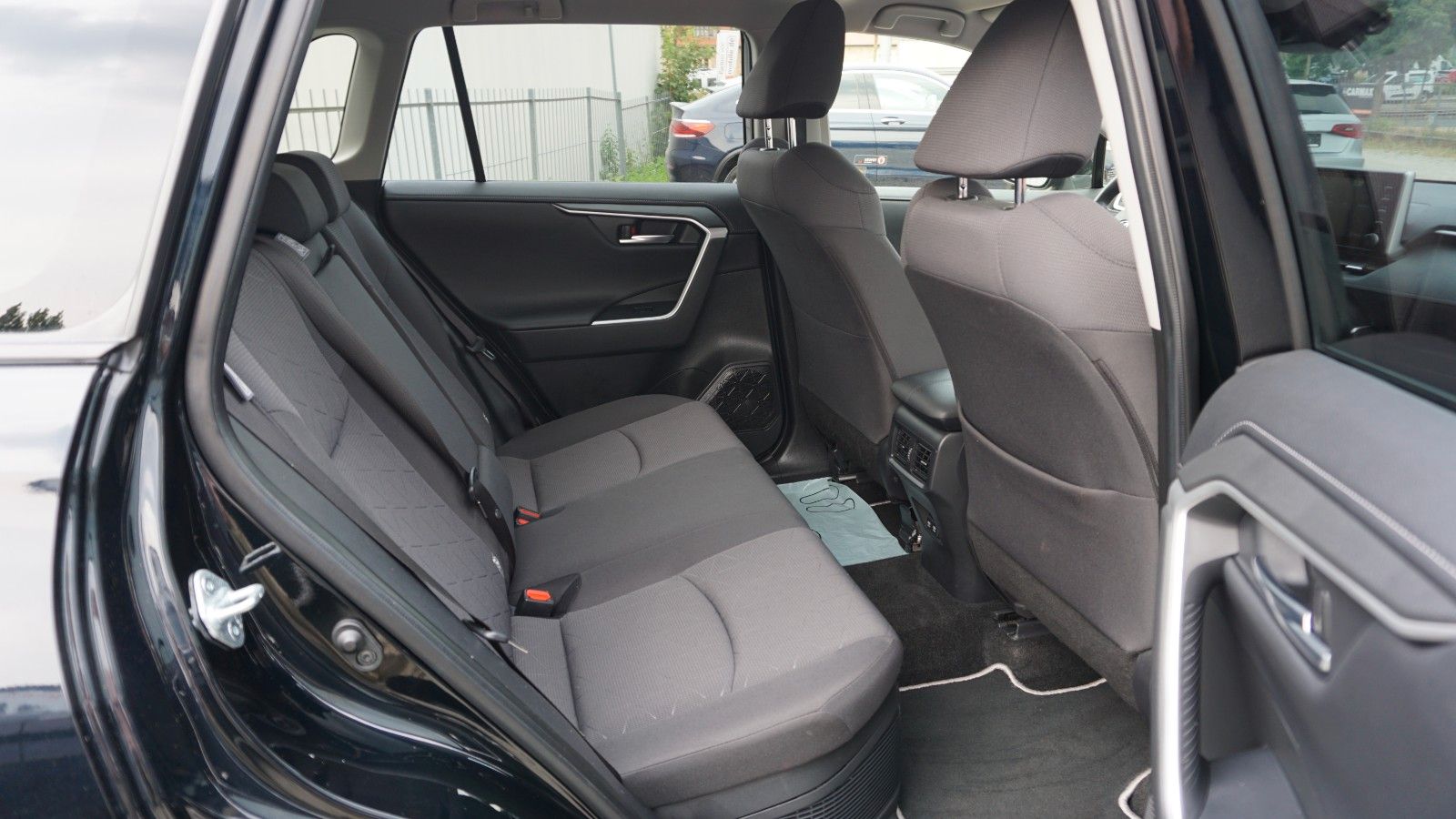 Fahrzeugabbildung Toyota RAV4 Hybrid 4x4 Team Deutschland LED,ACC,SH,AHK