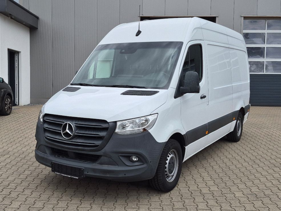 Image of Mercedes-Benz Sprinter