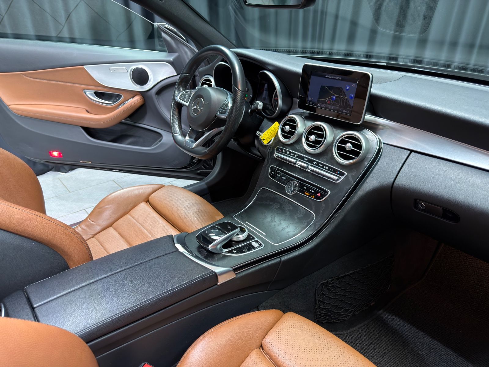 Fahrzeugabbildung Mercedes-Benz C250 Coupe|AMG-LINE|19 ZOLL|ILS-LED|NAVI|AUTOMAT