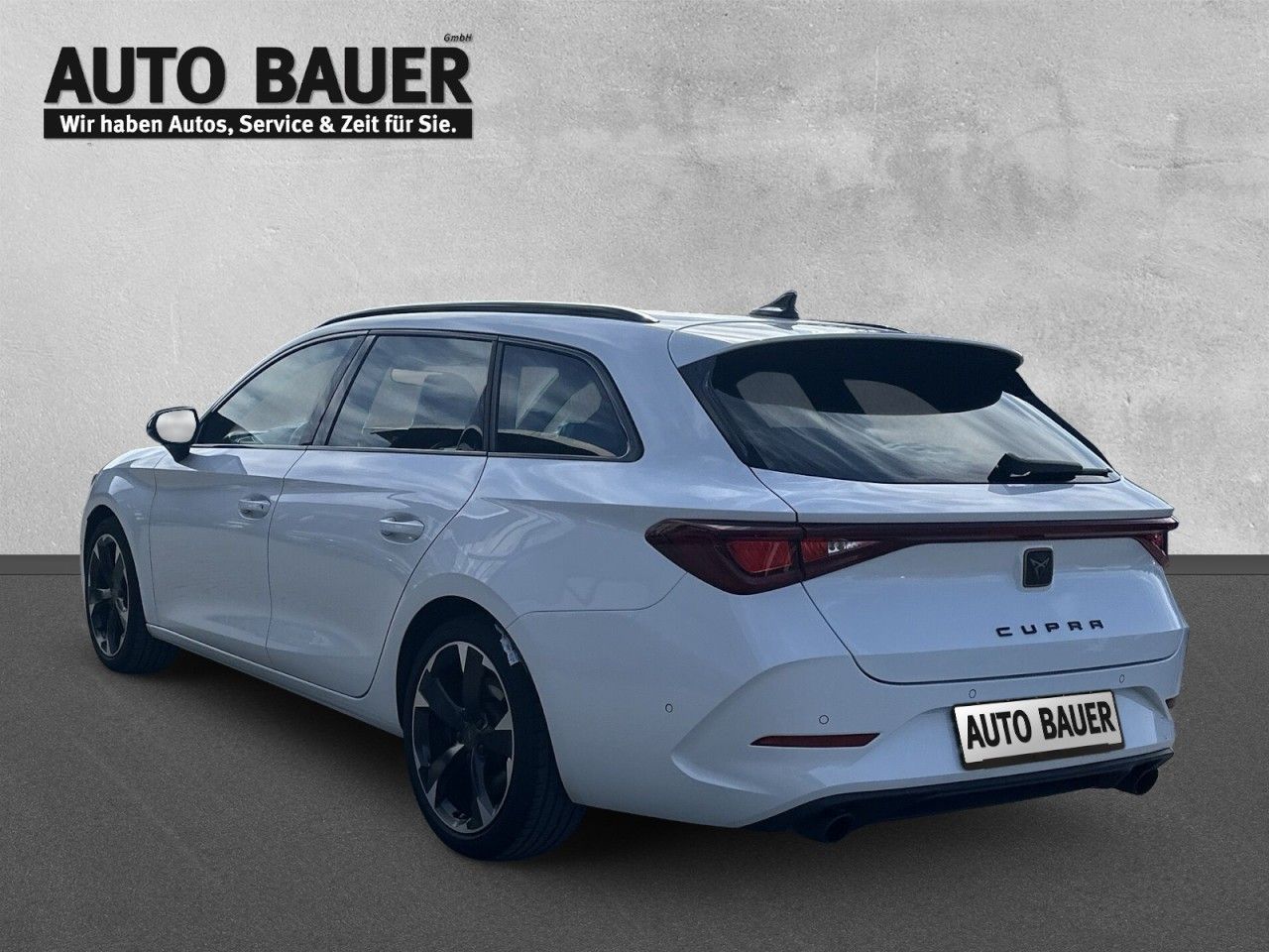 Fahrzeugabbildung CUPRA Leon Sportstourer 2.0 TSI 245 PS DSG - mit KI generiert/bearbeitet