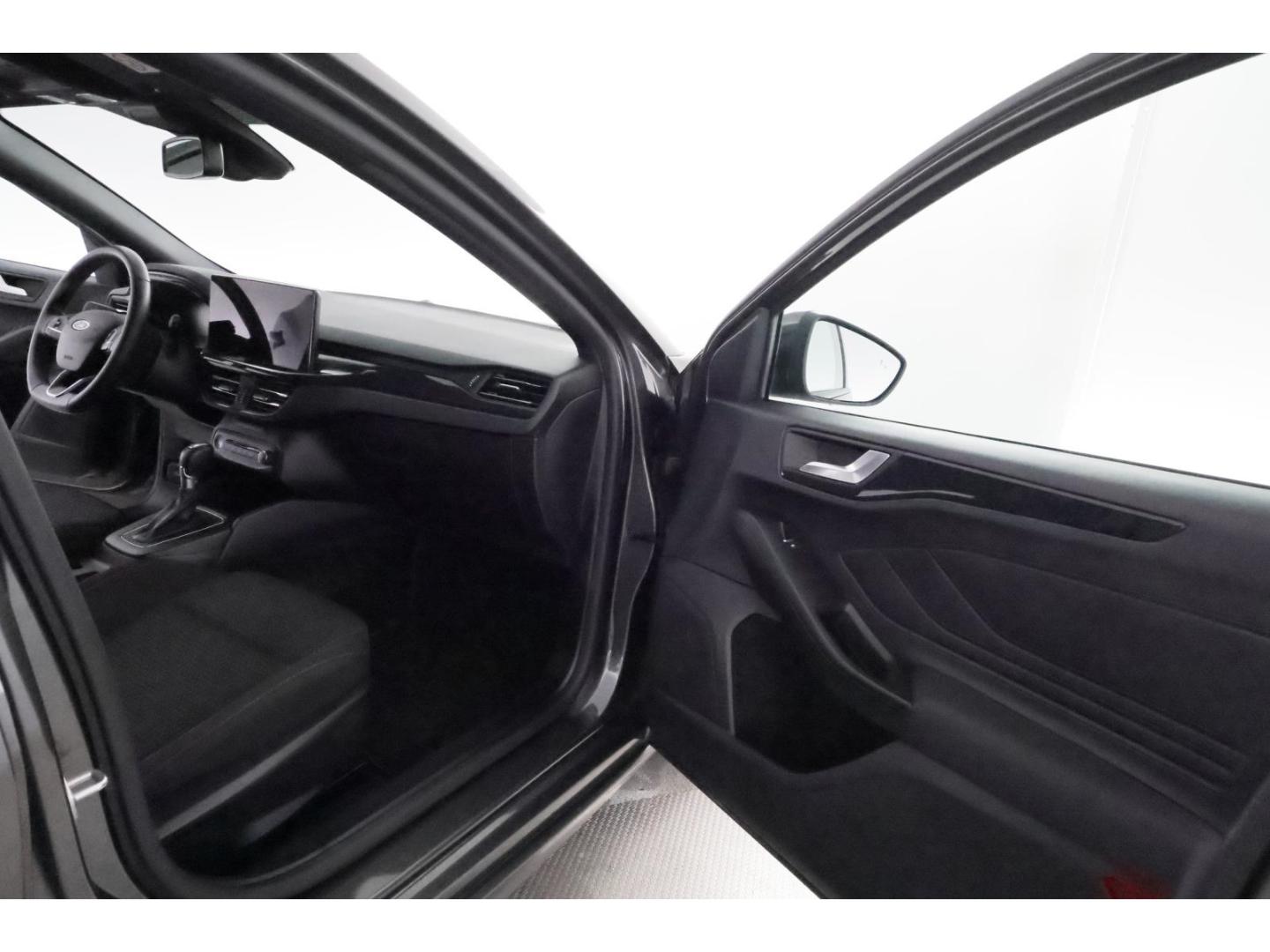 Ford Focus 1.0EB Turnier Aut.ST-Line+LED+NAVI+KAMERA, миниатюра 18