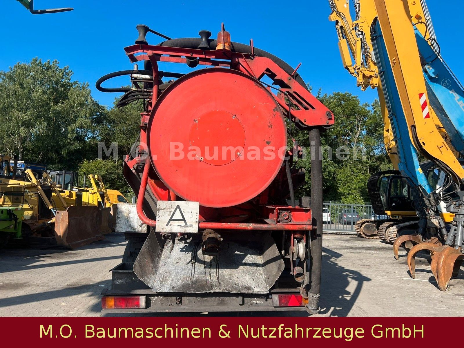 Fahrzeugabbildung MAN 27.403 Silent/6x4 Blatt Saugu.Druckwagen/Kroll