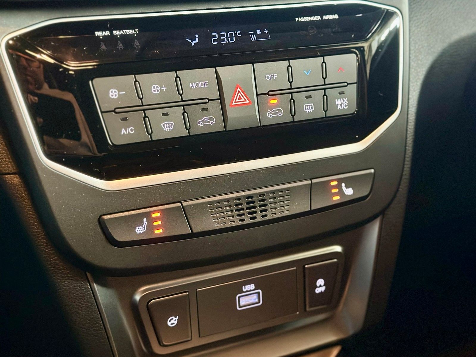 Fahrzeugabbildung Ssangyong KGM Tivoli Bliss *NAVI*LED*Klima*
