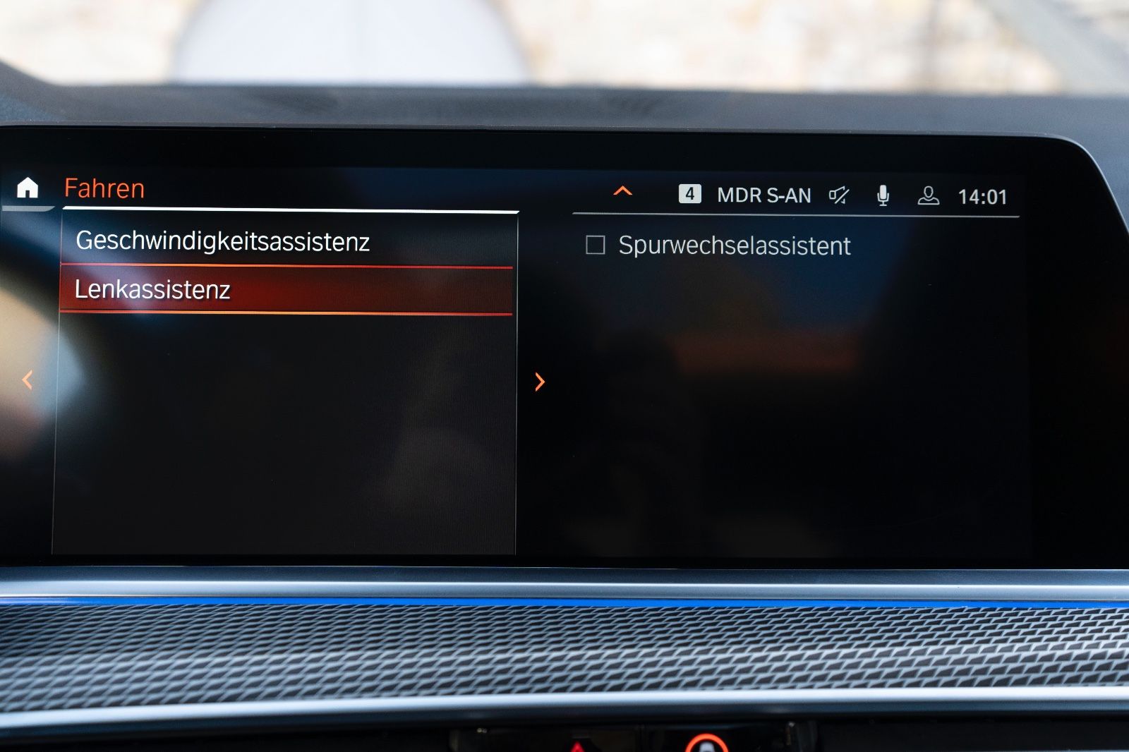 Fahrzeugabbildung BMW X5 xDrive40i M-SPORT HUD H&K 360° LASER ACC TOTW