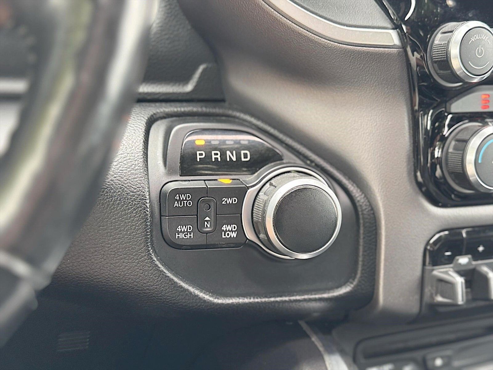Fahrzeugabbildung Dodge RAM 5.7 V8 HEMI CrewCab 4x4 *Pano*LED* 19% MwSt.