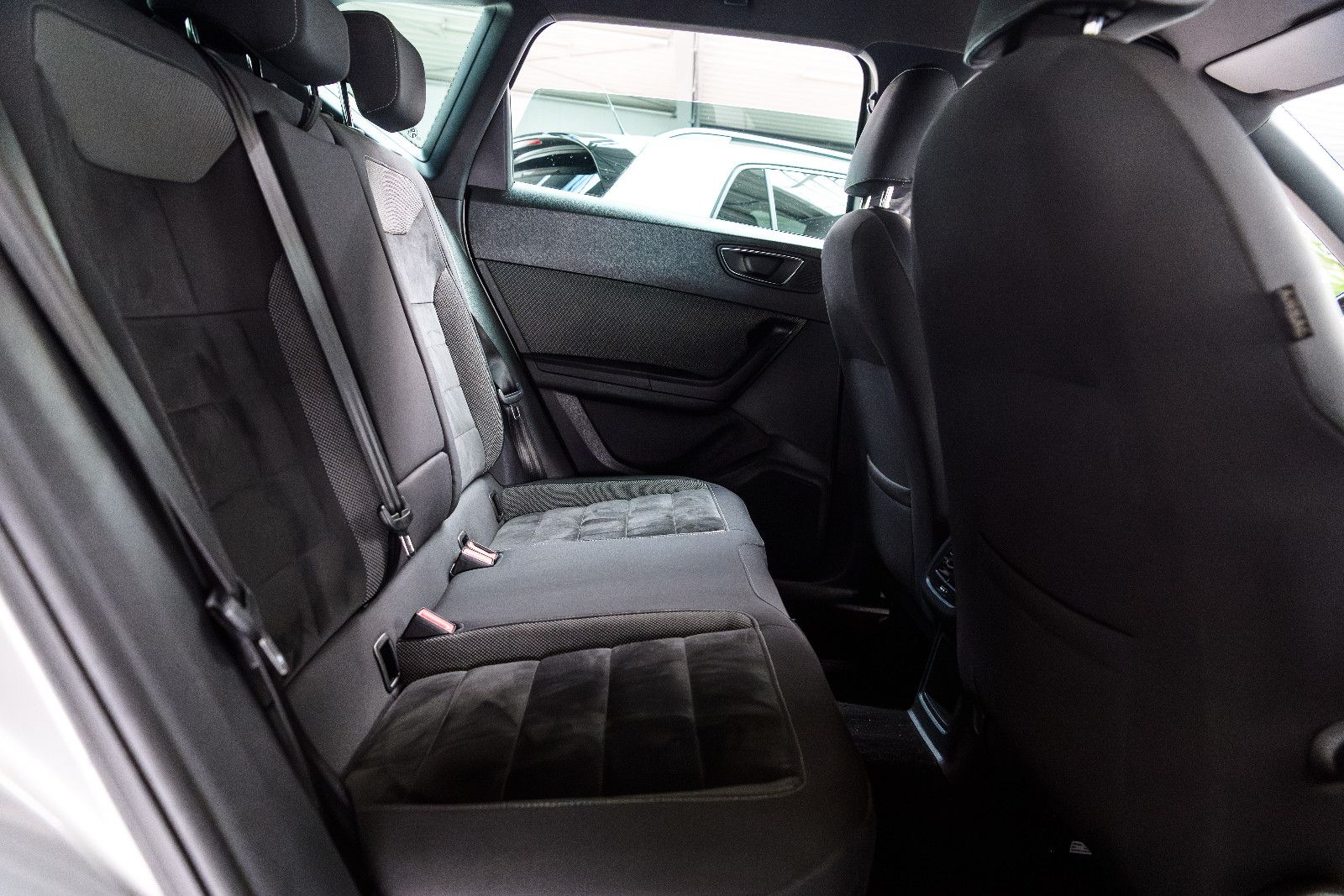Fahrzeugabbildung SEAT Ateca Xcellence 4Drive +DSG+ Navi + AHK + Kamera