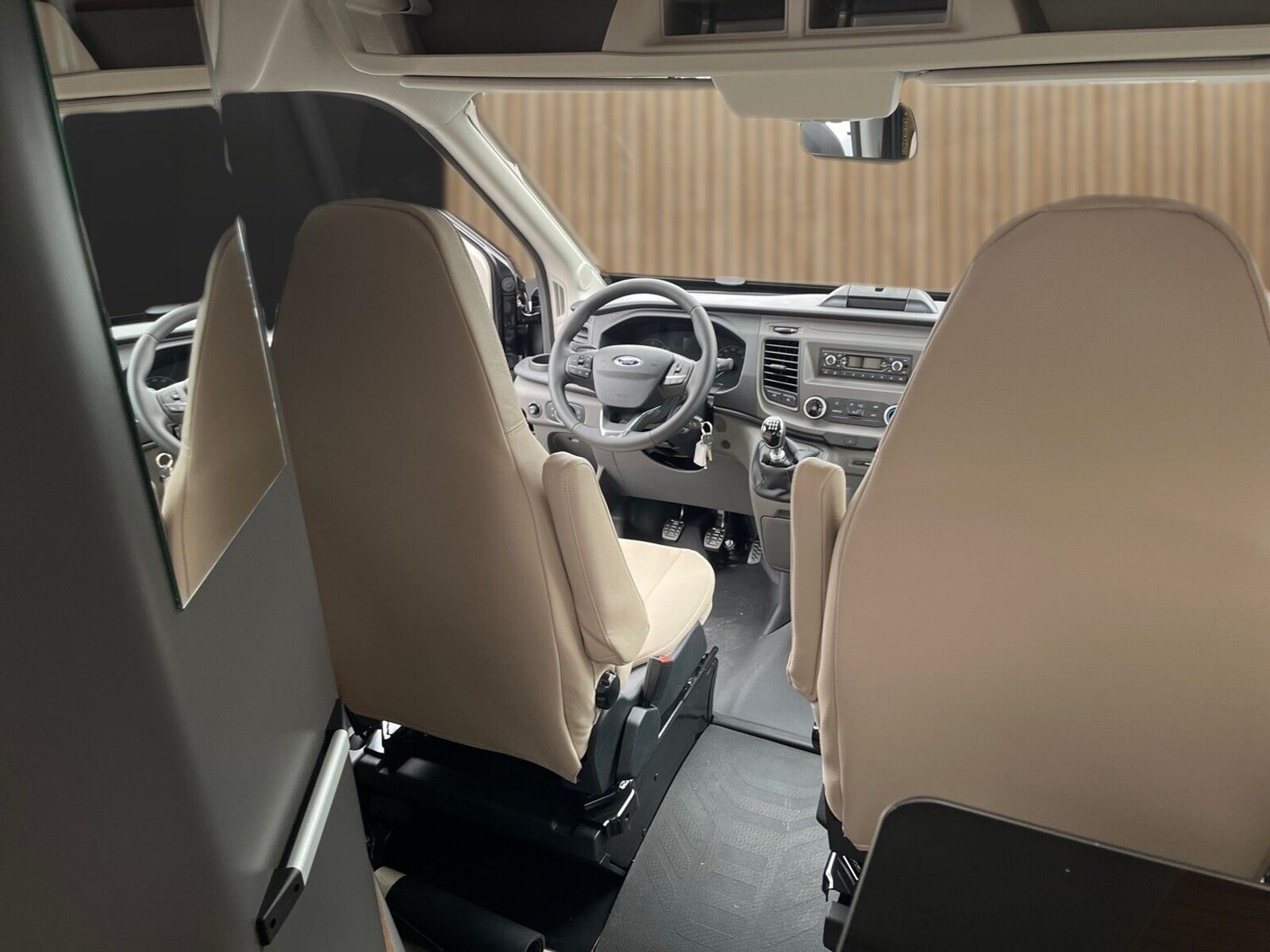 Fahrzeugabbildung Karmann Dexter 4x4 DE 570 AW AHK, 130 PS, Rückfahrkamera