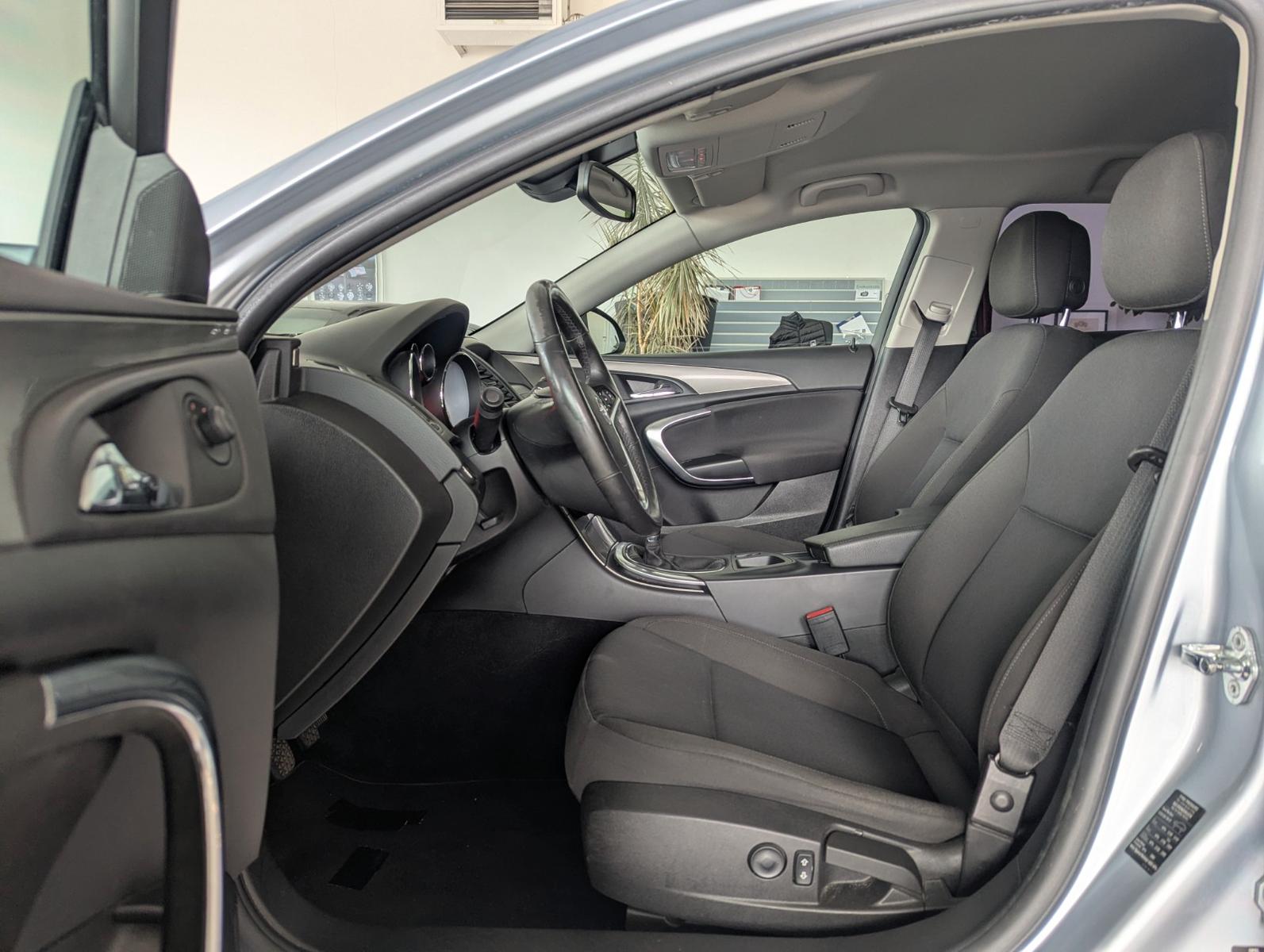 Opel Insignia 2013 — engine 1.364 cm³, 140 HP (103kW)