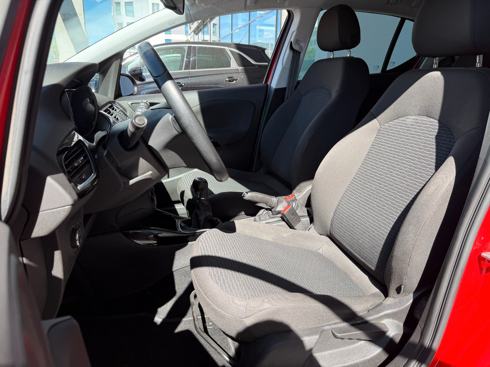 Fahrzeugabbildung Opel Corsa E Drive 90PS PDC/SHZ/LMR!