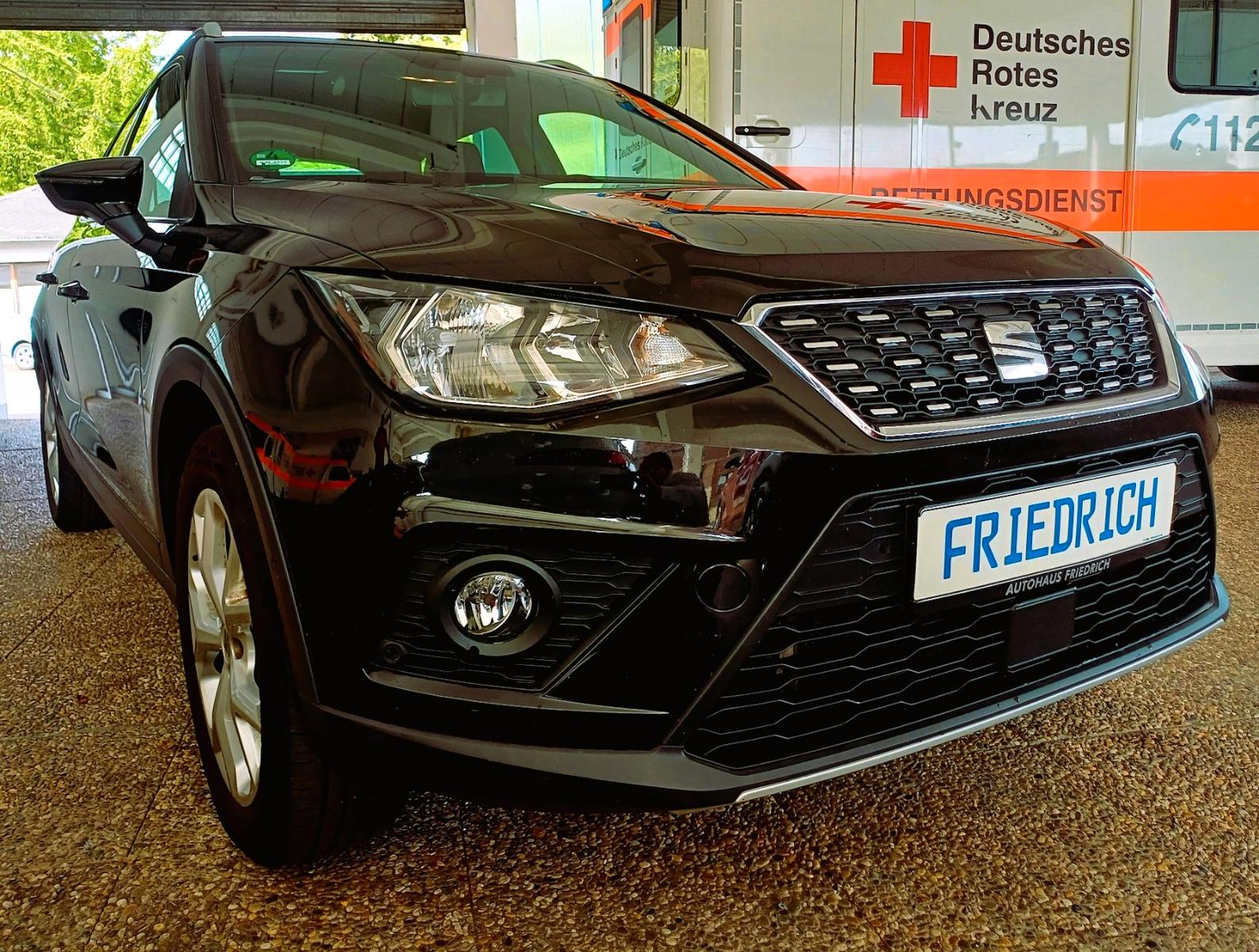Seat Arona Xcellence 1.6 - AHK - Navi -