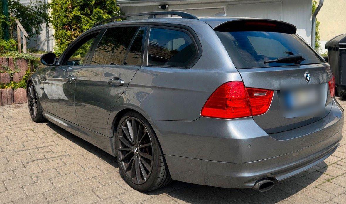 BMW  2008 — салон
