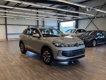 Volkswagen Tiguan - 3