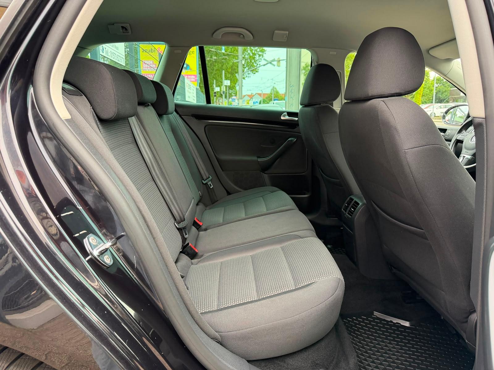 Volkswagen Golf 2009 — photo 16