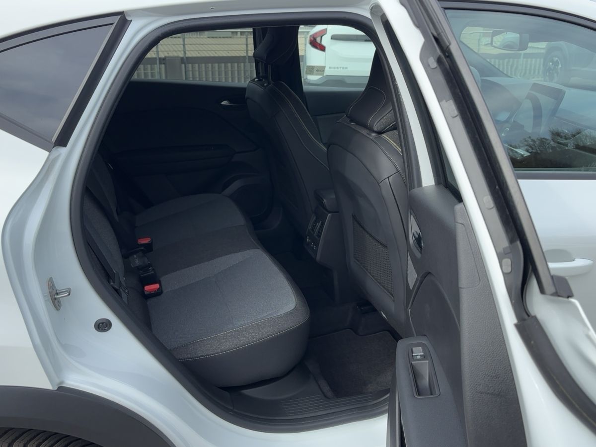 Fahrzeugabbildung Renault Captur Techno Mild Hybrid 160 EDC