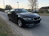 BMW E92 320i Coupé  Scheckheft 2.Hand 8-fach bereift - BMW 320 aus 2010: Coupe