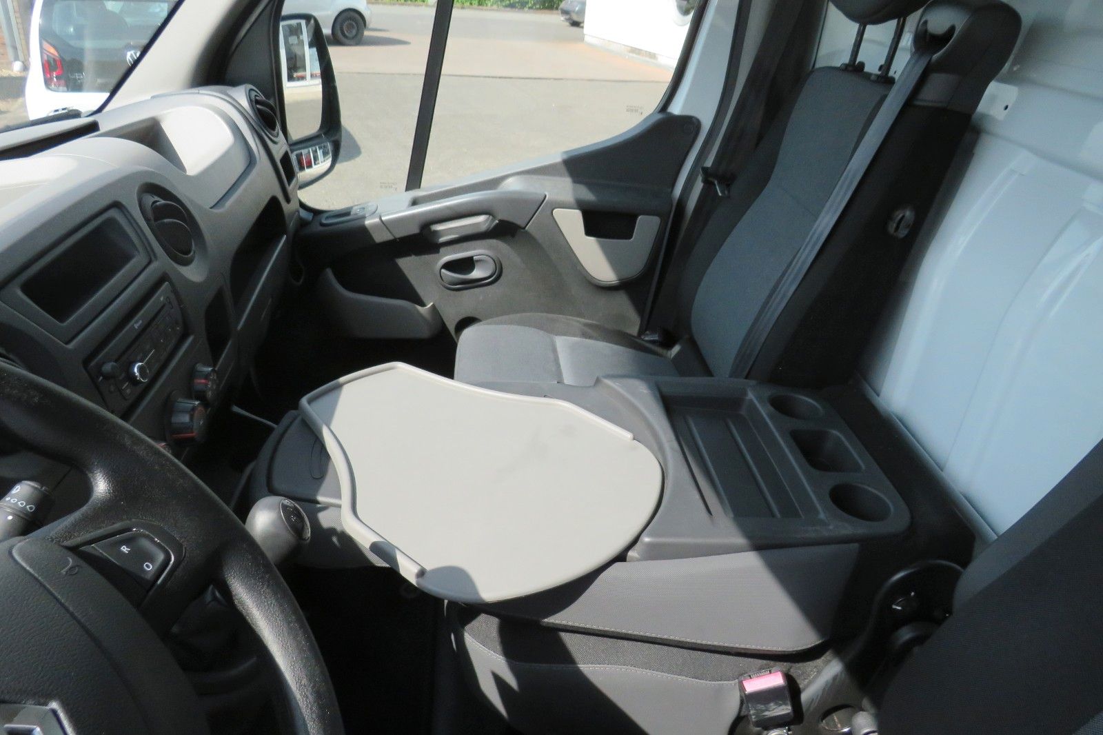 Fahrzeugabbildung Renault Master III Kasten L2H2 HKa 3,5t