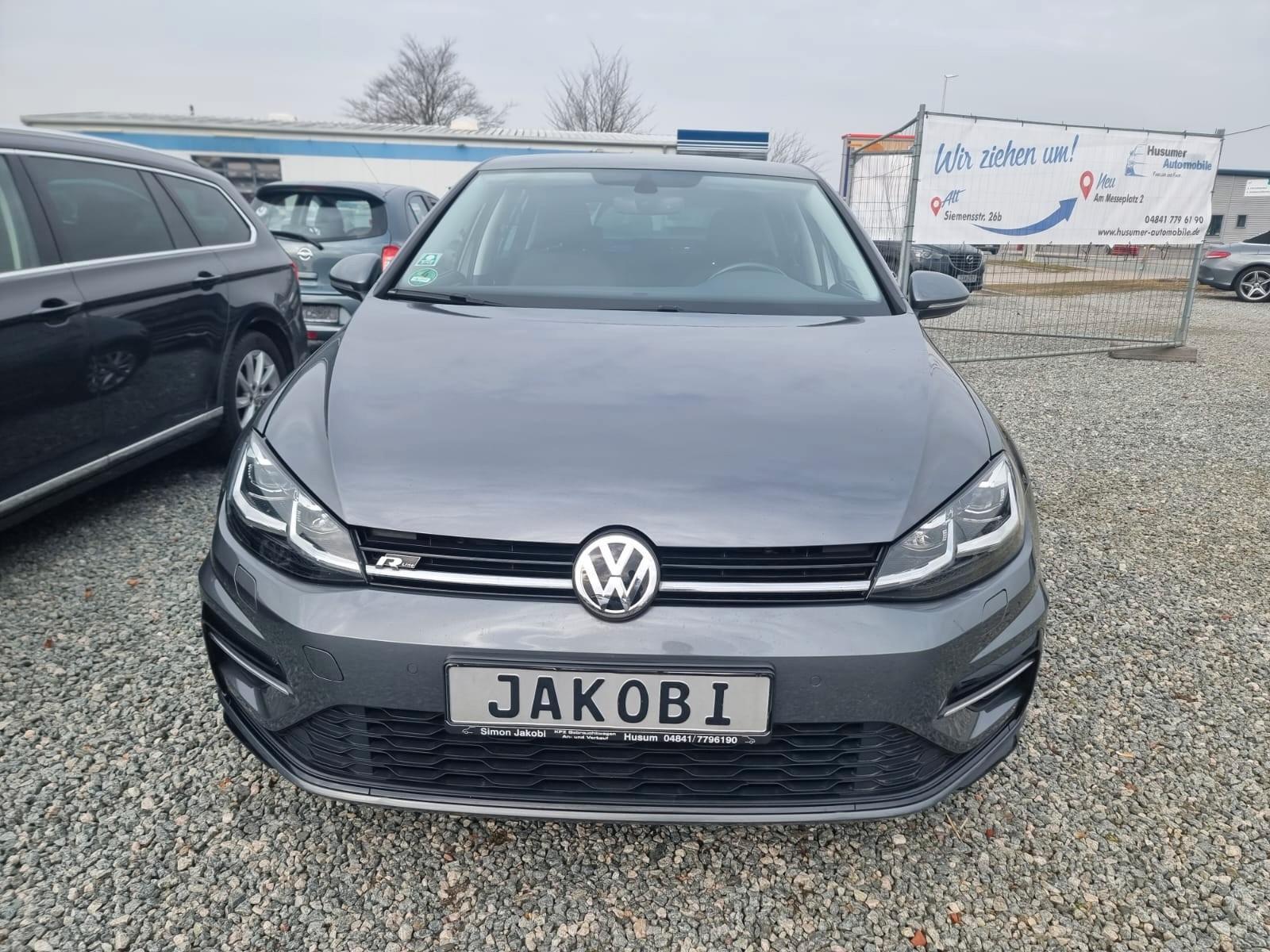Volkswagen Golf VII 1.5 Highline R-Line Front Assist NAVI
