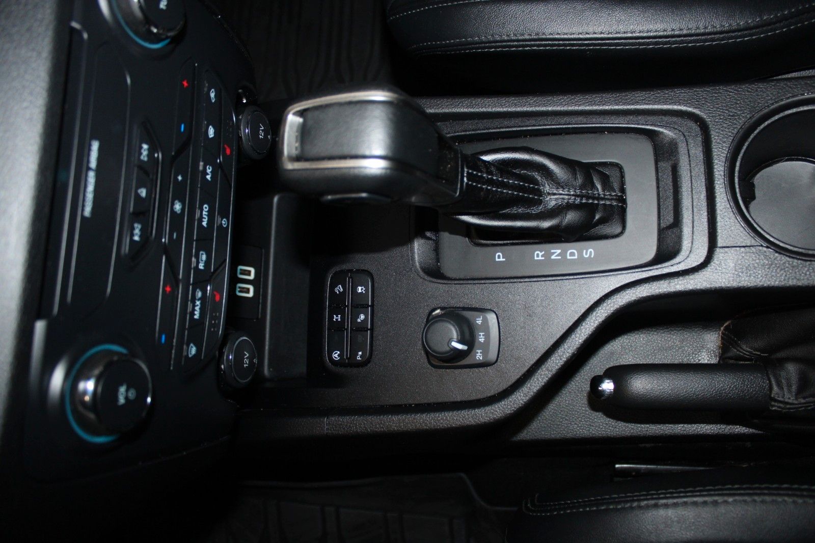 Fahrzeugabbildung Ford Ranger Limited Aut. LED AHK STDHZ HARDTOP uvm.