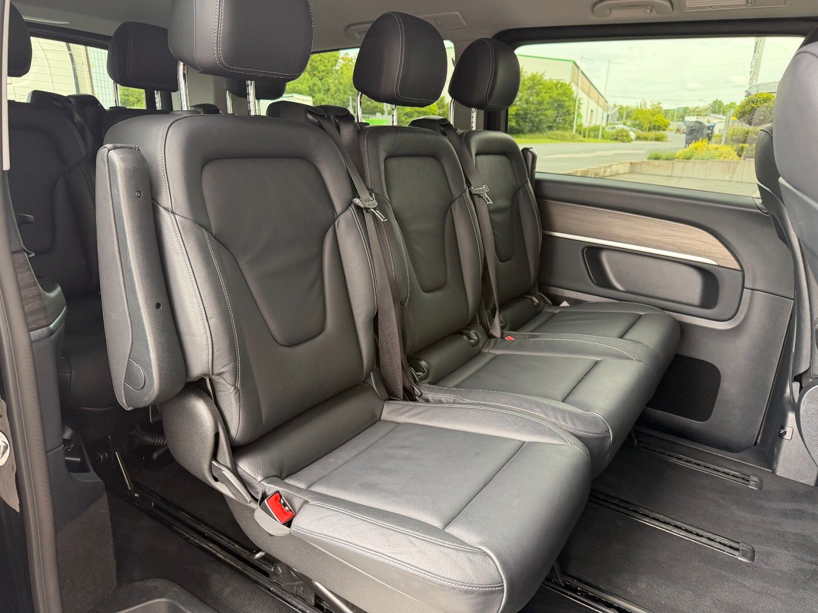 Fahrzeugabbildung Mercedes-Benz V 300 d AVA Extral DISTRONIC Standheiz 360Kamera