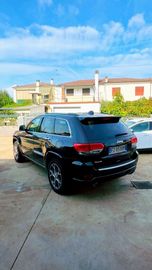 Jeep Grand Cherokee - 4