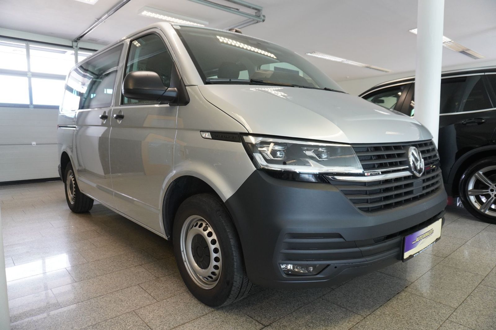 Volkswagen T6.1 Kombi T6.1 2.0 TDI 4Motion Kombi L1H1 2xSch imagem 3