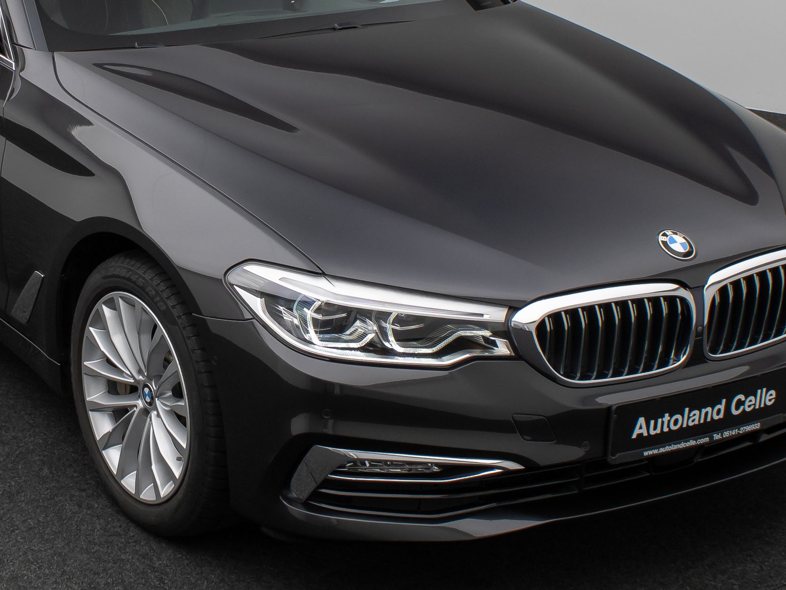 Fahrzeugabbildung BMW 530i xD Luxury Line Panorama 360°HUD H/K Massage