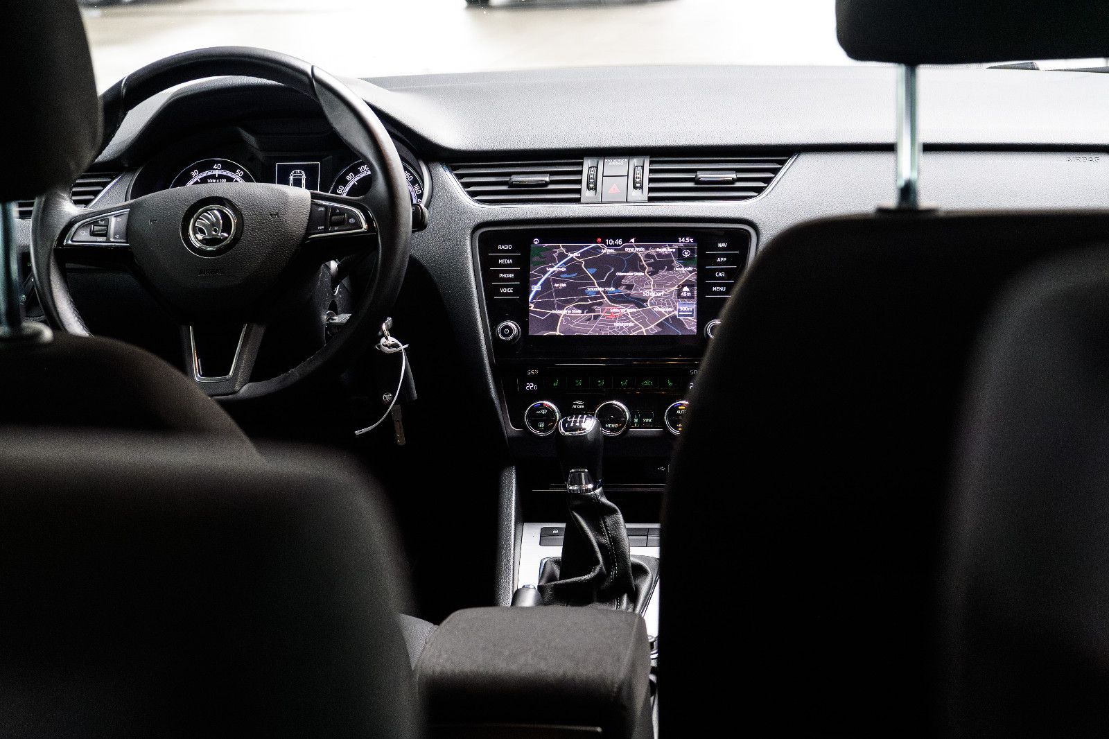 Fahrzeugabbildung SKODA Octavia Combi Tour 1.0 +NAVI+LED+el.Heckkl.+MFL