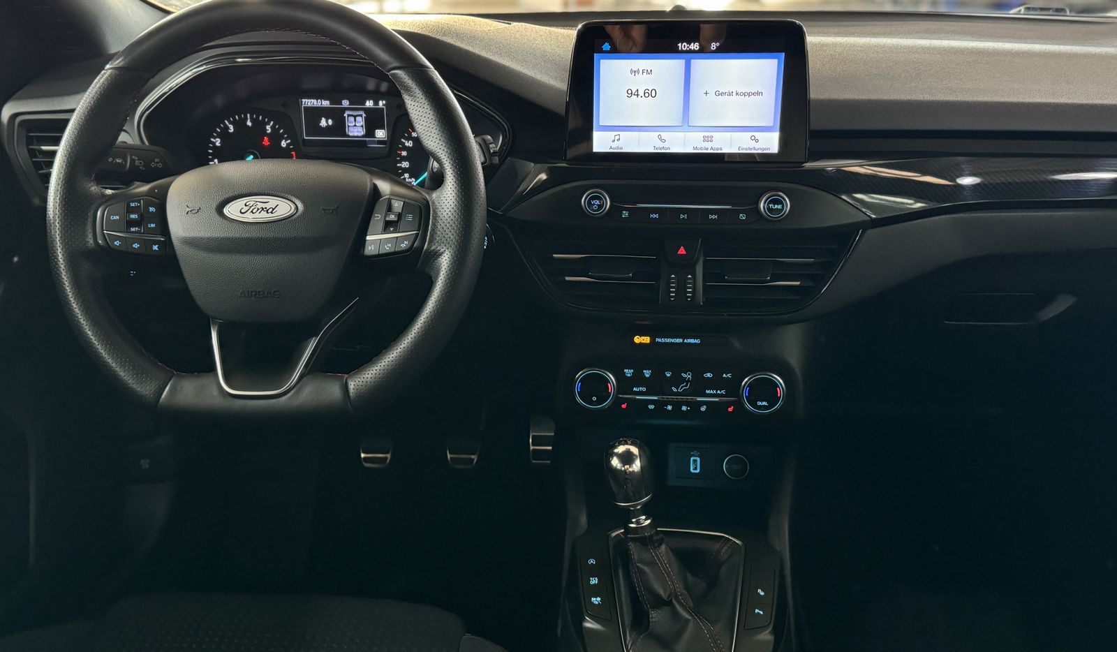 Fahrzeugabbildung Ford Focus ST-Line Kamera Navi Lenkrhzg Alarm