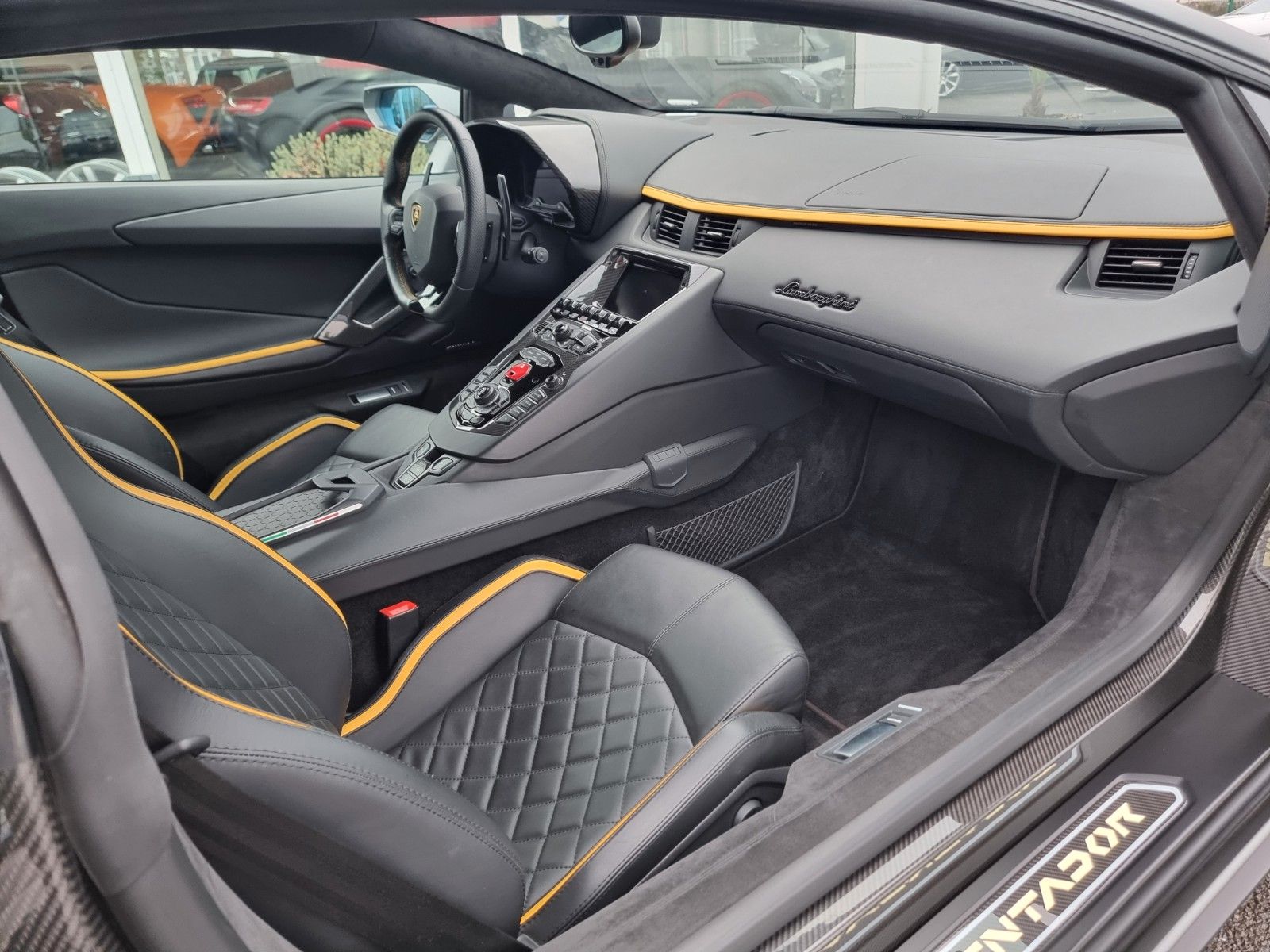 Fahrzeugabbildung Lamborghini Aventador S/Carbon/Lift/Matt/Gr. Service 11/25