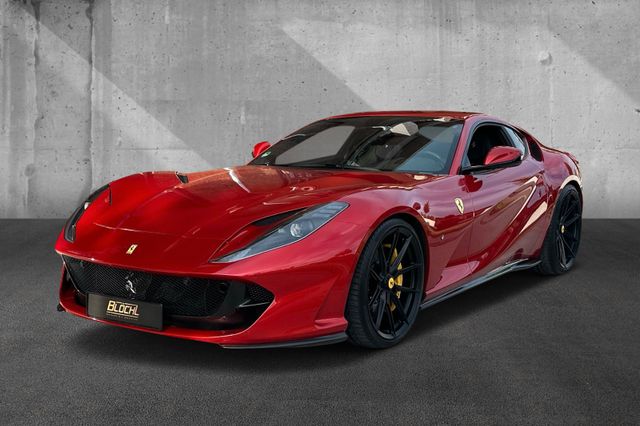 Ferrari 812  Superfast*Rosso Fuoco*dt. Auto*200% Carbon