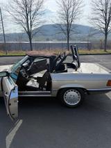 Mercedes-Benz SL 500(R107) - Mercedes-Benz SL 500 mit Benzin-Antrieb: Cabrio, R107 Sl500