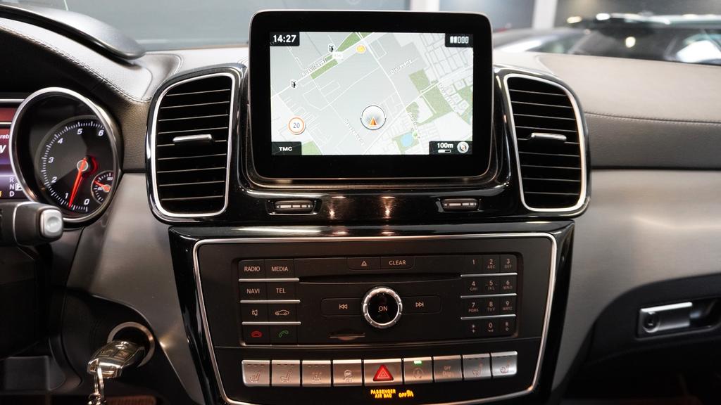 Mercedes-Benz GLS 400