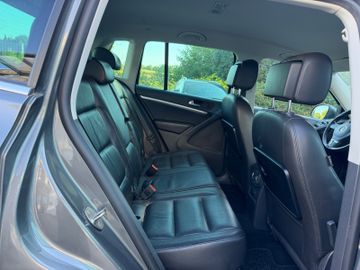 Volkswagen Tiguan - 12