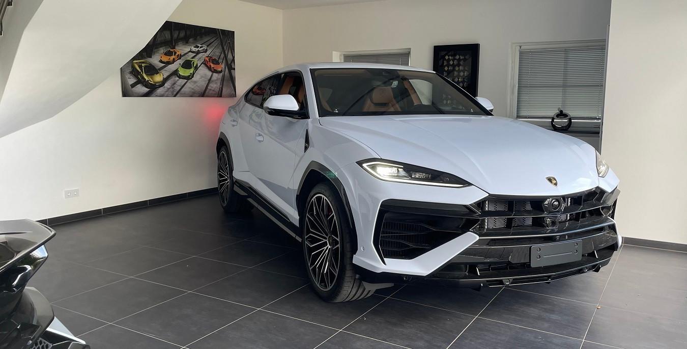 Lamborghini Urus SE-PANO+MASSAGE+23"+B&O+ANIMA+FULL LEATHER