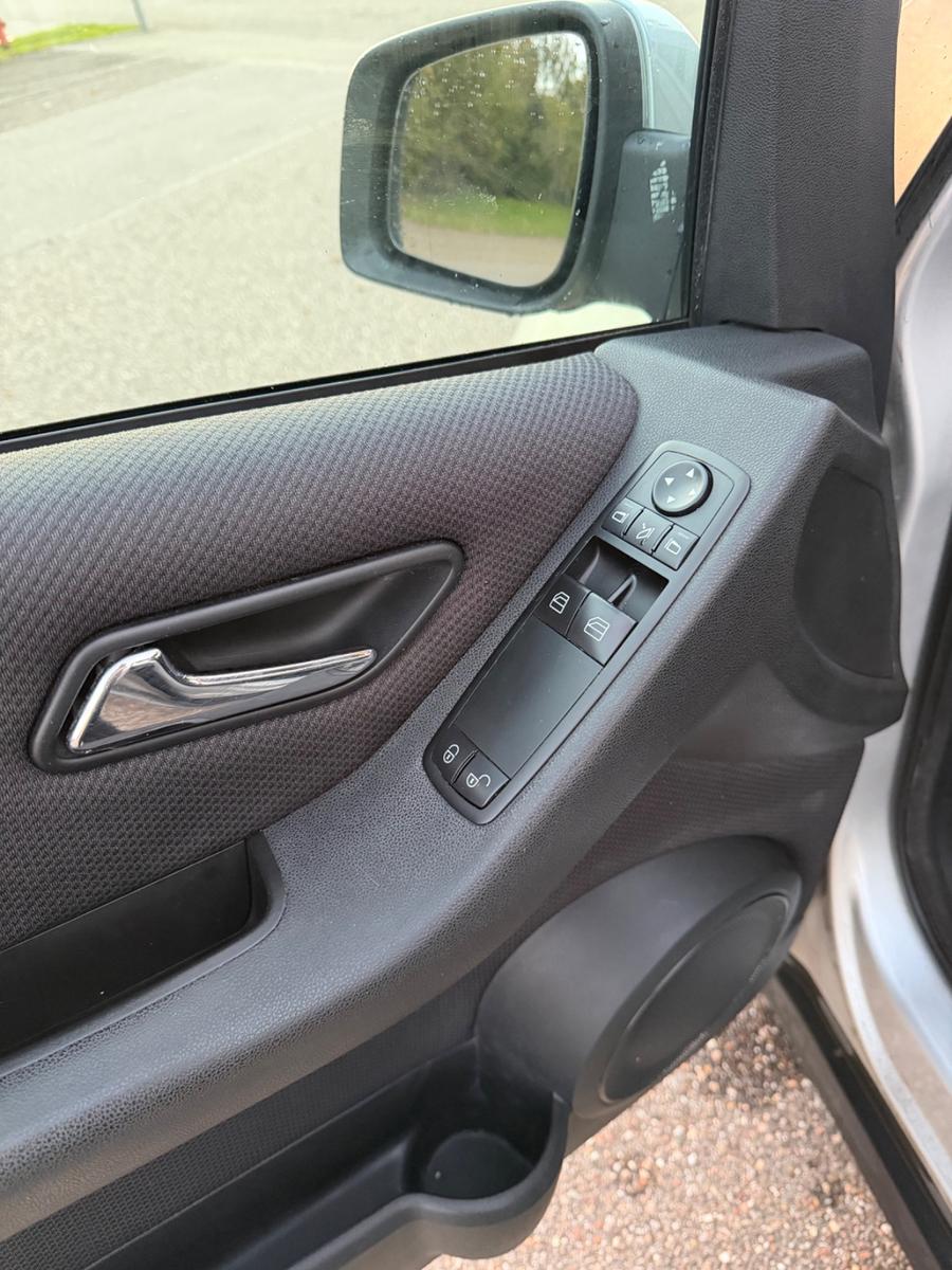 Mercedes-Benz A160 2011 — photo 9