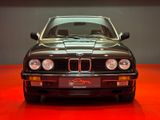 BMW 323i/E30/2.3 R6/150PS/SCHALTER/WENIG KM/SAMMLER! - BMW Oldtimer mit Benzin-Antrieb: Coupé