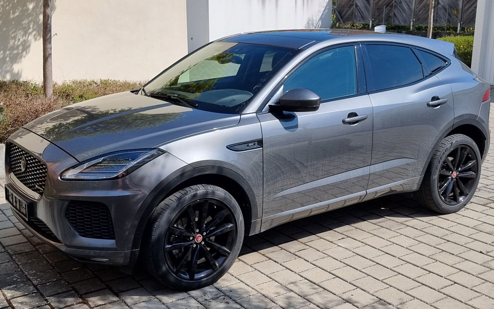JAGUAR E-Pace