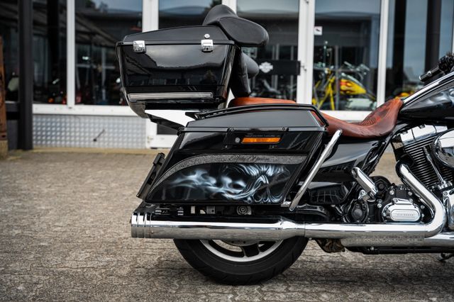 Fahrzeugabbildung Harley-Davidson STREET GLIDE FLHX 103 - KESSTECH -